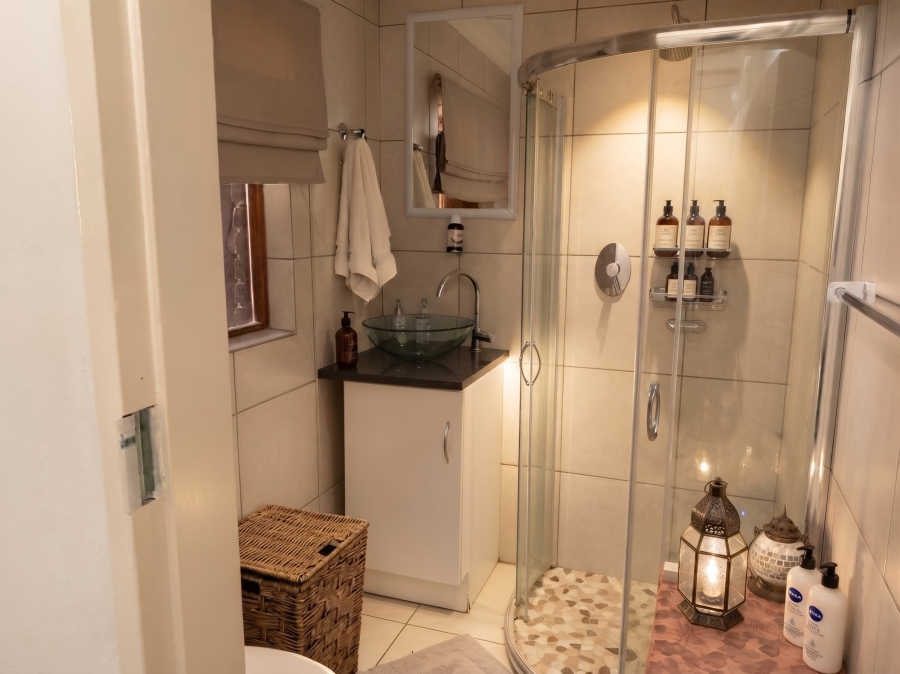 1 Bedroom Property for Sale in Faerie Glen Gauteng