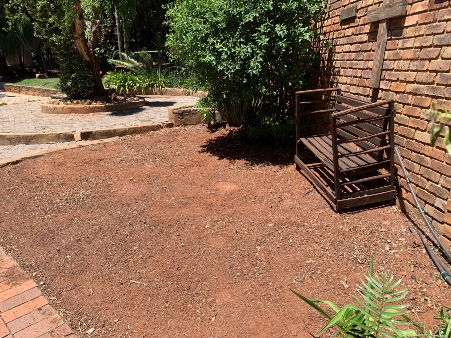 1 Bedroom Property for Sale in Faerie Glen Gauteng