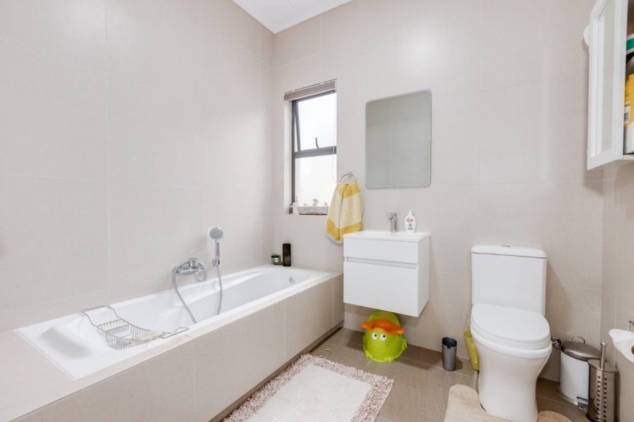 To Let 4 Bedroom Property for Rent in Kyalami Ridge Gauteng