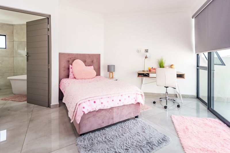 To Let 4 Bedroom Property for Rent in Homes Haven Gauteng