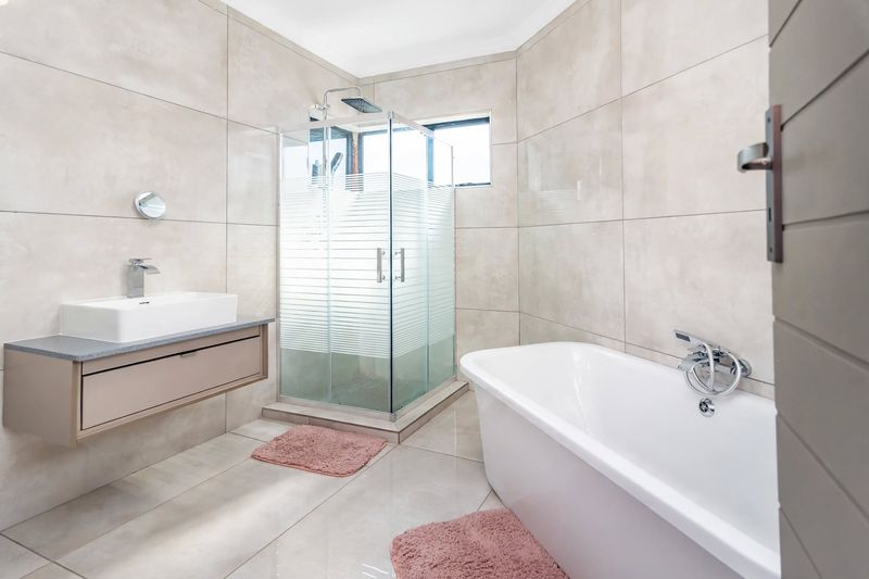 To Let 4 Bedroom Property for Rent in Homes Haven Gauteng