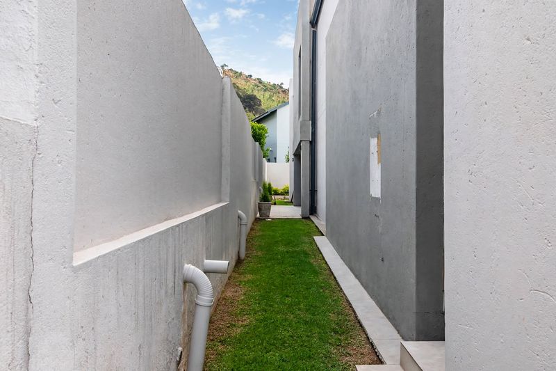 To Let 4 Bedroom Property for Rent in Homes Haven Gauteng