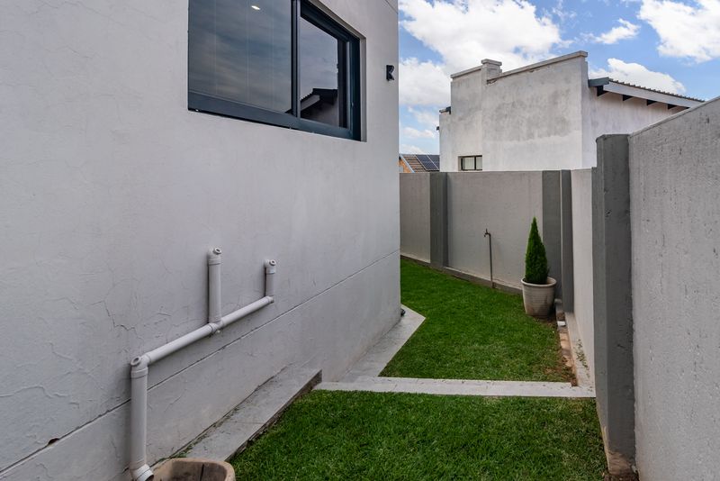To Let 4 Bedroom Property for Rent in Homes Haven Gauteng