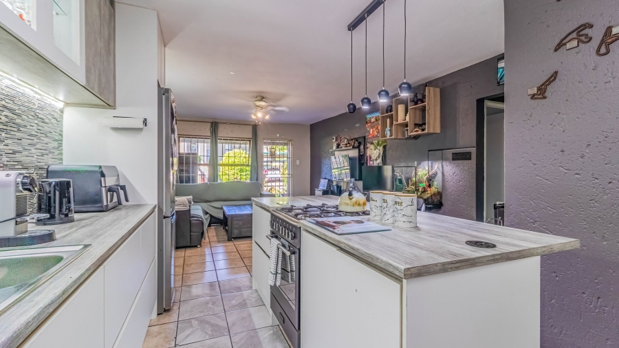 2 Bedroom Property for Sale in Marais Steyn Park Gauteng