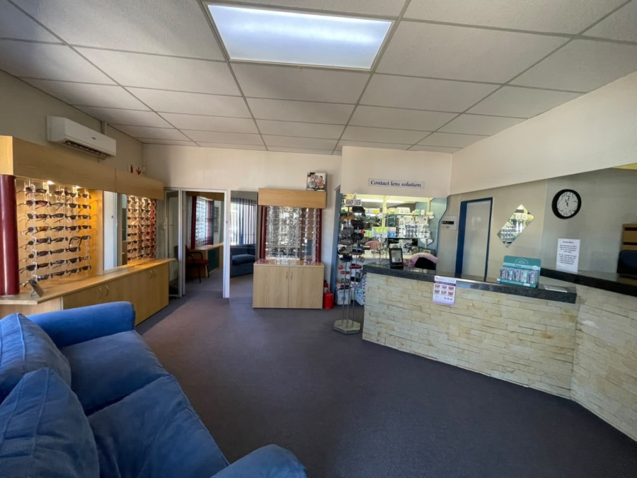 To Let Commercial Property for Rent in Farrar Park Gauteng