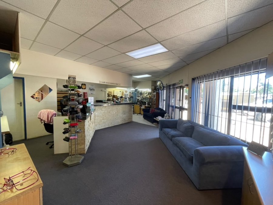 To Let Commercial Property for Rent in Farrar Park Gauteng