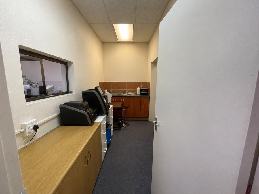To Let Commercial Property for Rent in Farrar Park Gauteng