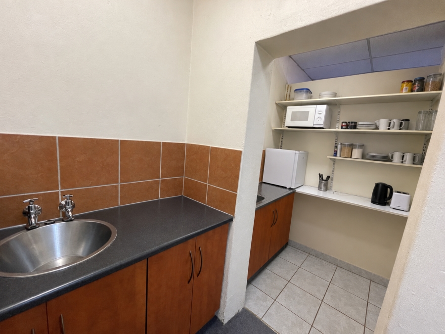 To Let Commercial Property for Rent in Farrar Park Gauteng
