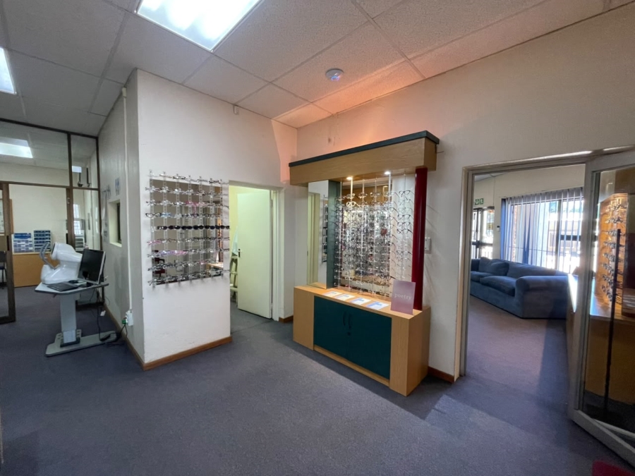To Let Commercial Property for Rent in Farrar Park Gauteng