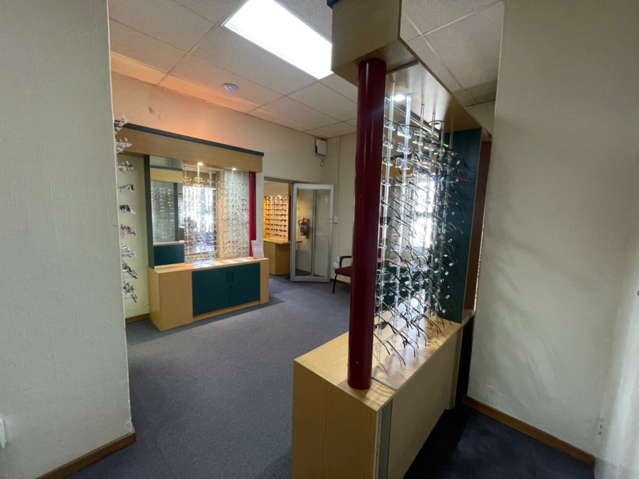 To Let Commercial Property for Rent in Farrar Park Gauteng