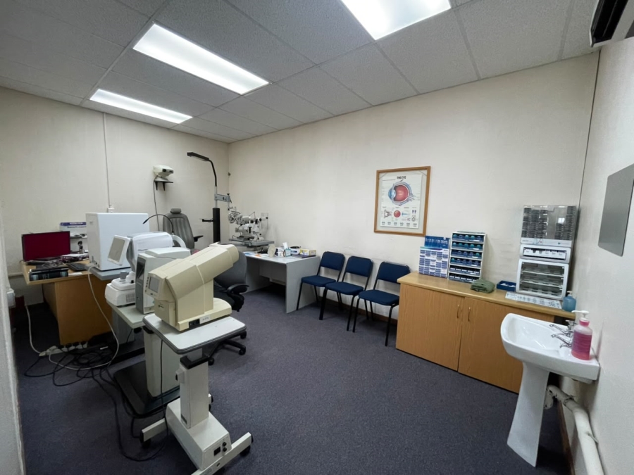 To Let Commercial Property for Rent in Farrar Park Gauteng
