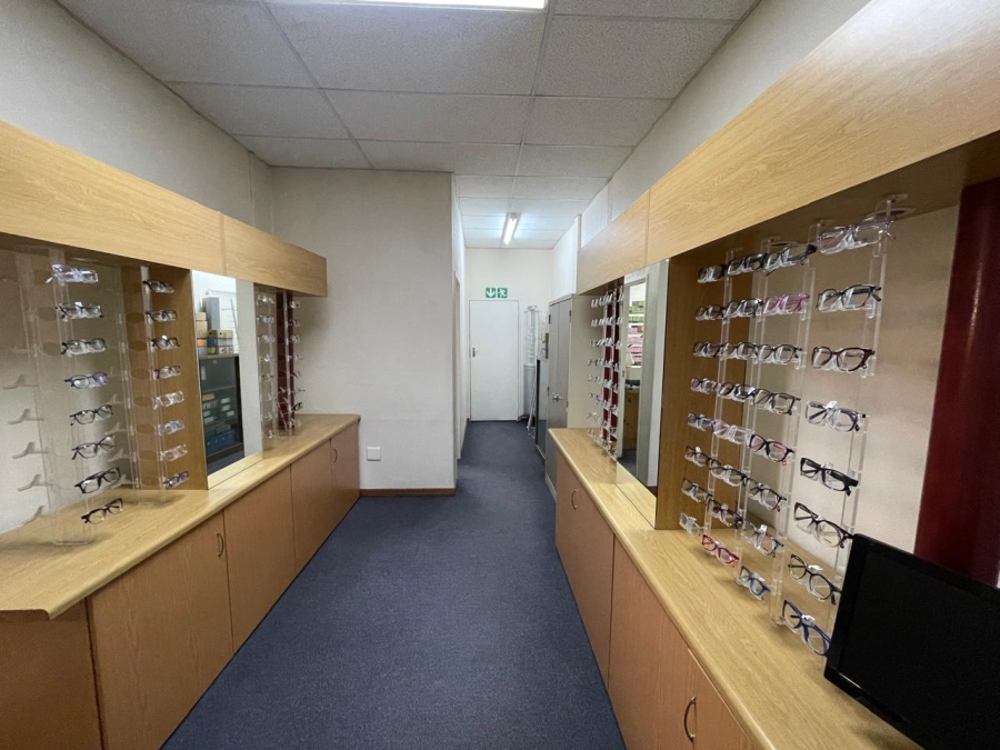 To Let Commercial Property for Rent in Farrar Park Gauteng