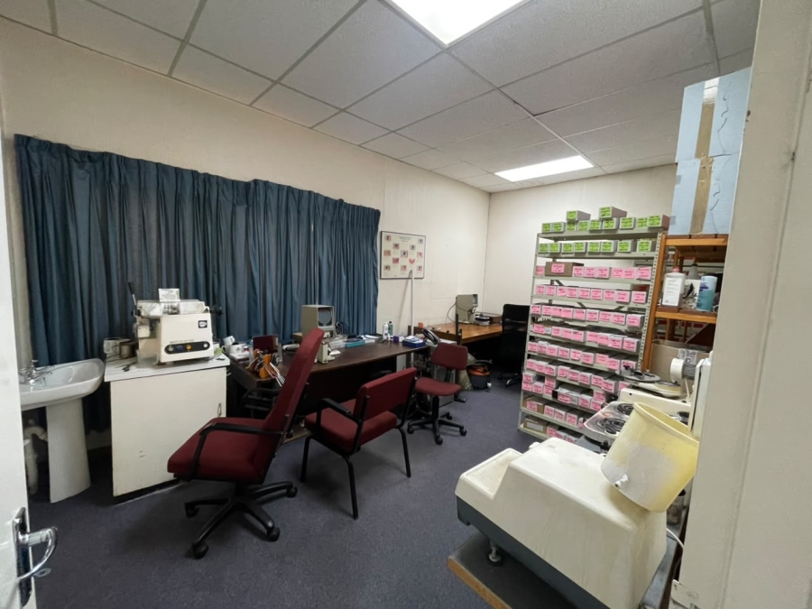To Let Commercial Property for Rent in Farrar Park Gauteng