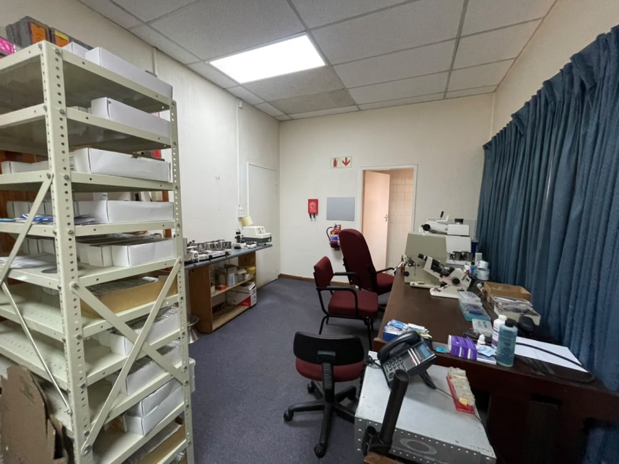 To Let Commercial Property for Rent in Farrar Park Gauteng
