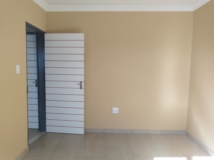 2 Bedroom Property for Sale in Vanderbijlpark CE 4 Gauteng