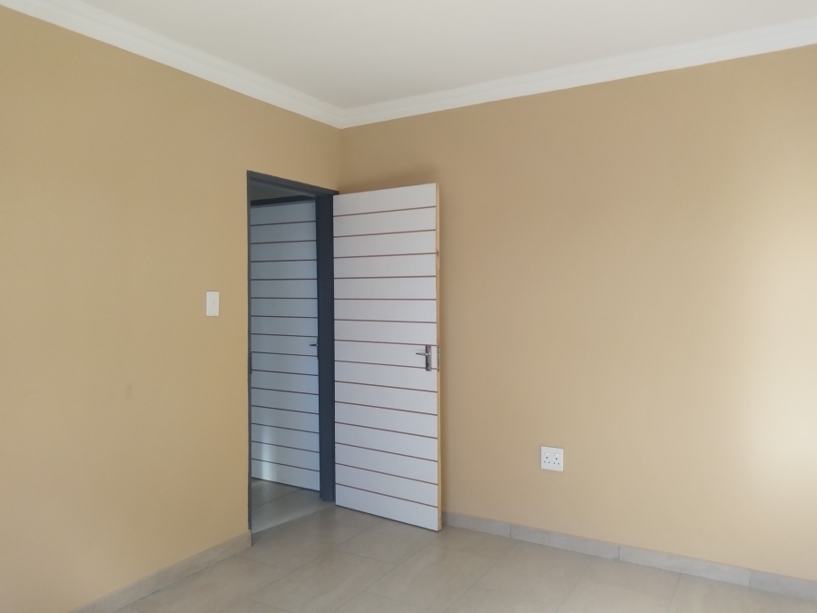 2 Bedroom Property for Sale in Vanderbijlpark CE 4 Gauteng