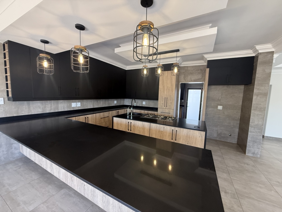 To Let 6 Bedroom Property for Rent in Zambezi Country Estate Gauteng