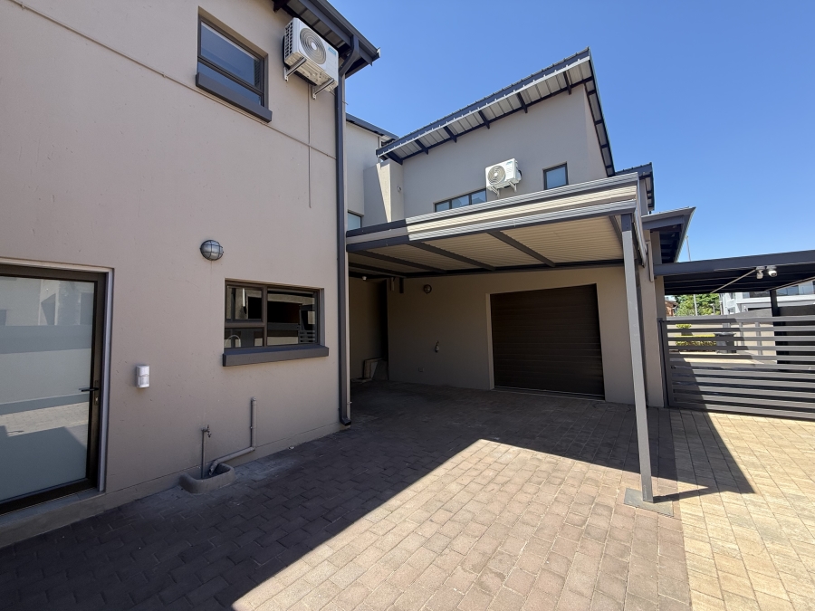To Let 6 Bedroom Property for Rent in Zambezi Country Estate Gauteng
