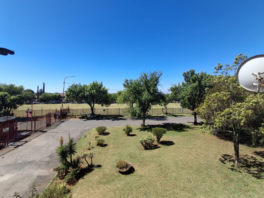 2 Bedroom Property for Sale in Lambton Gauteng
