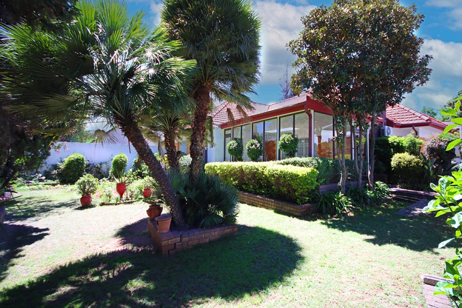 6 Bedroom Property for Sale in Blairgowrie Gauteng