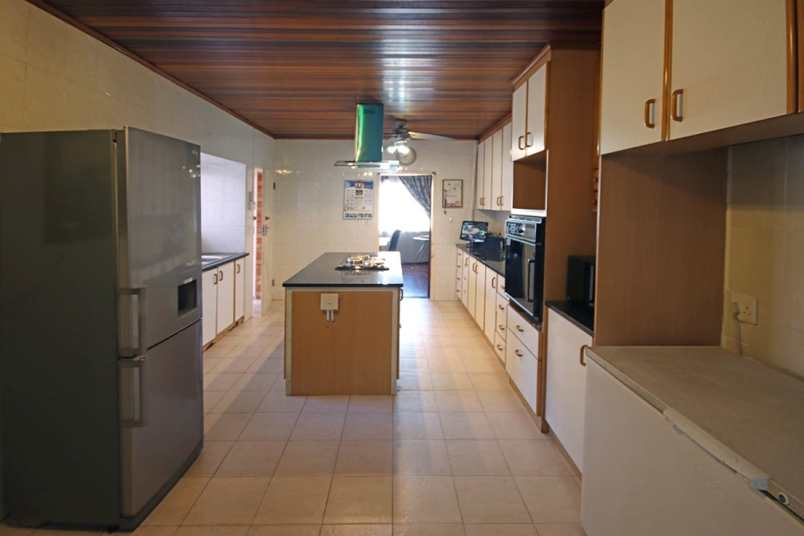 6 Bedroom Property for Sale in Blairgowrie Gauteng