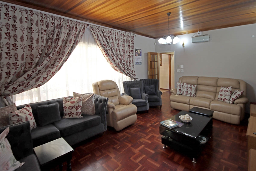 6 Bedroom Property for Sale in Blairgowrie Gauteng