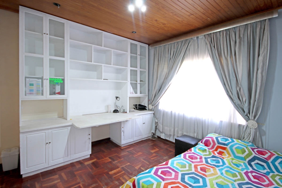 6 Bedroom Property for Sale in Blairgowrie Gauteng