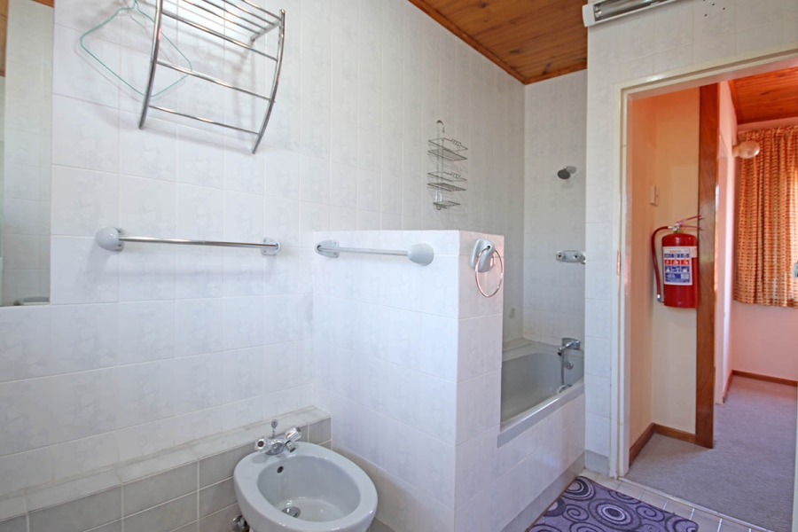 6 Bedroom Property for Sale in Blairgowrie Gauteng