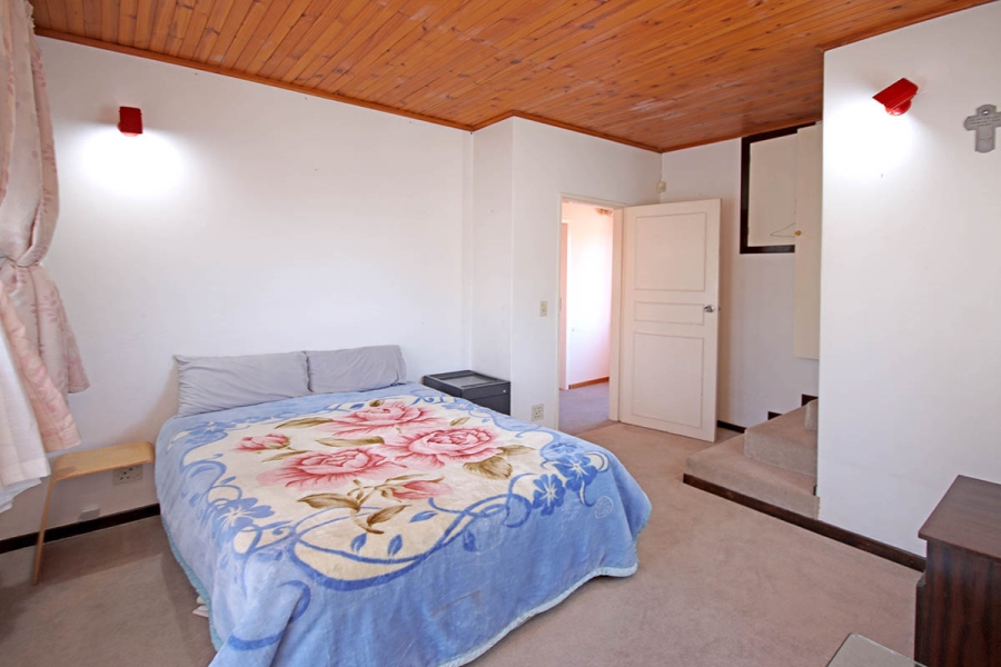 6 Bedroom Property for Sale in Blairgowrie Gauteng