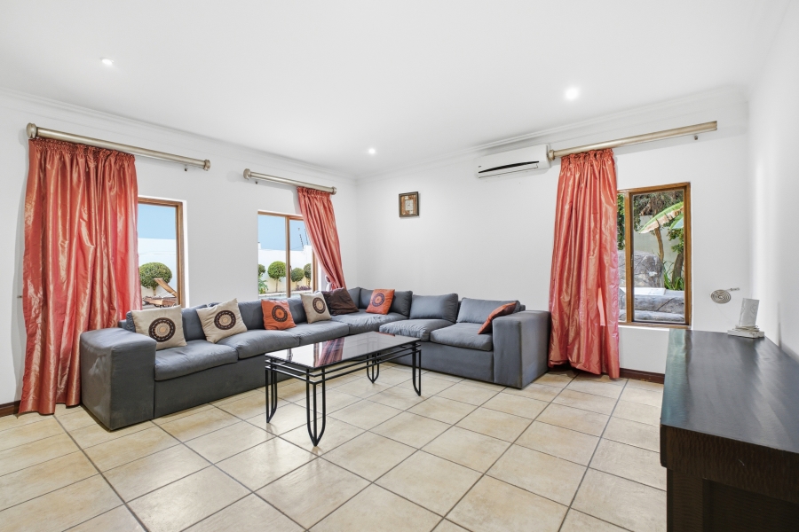 6 Bedroom Property for Sale in Woodmead Gauteng