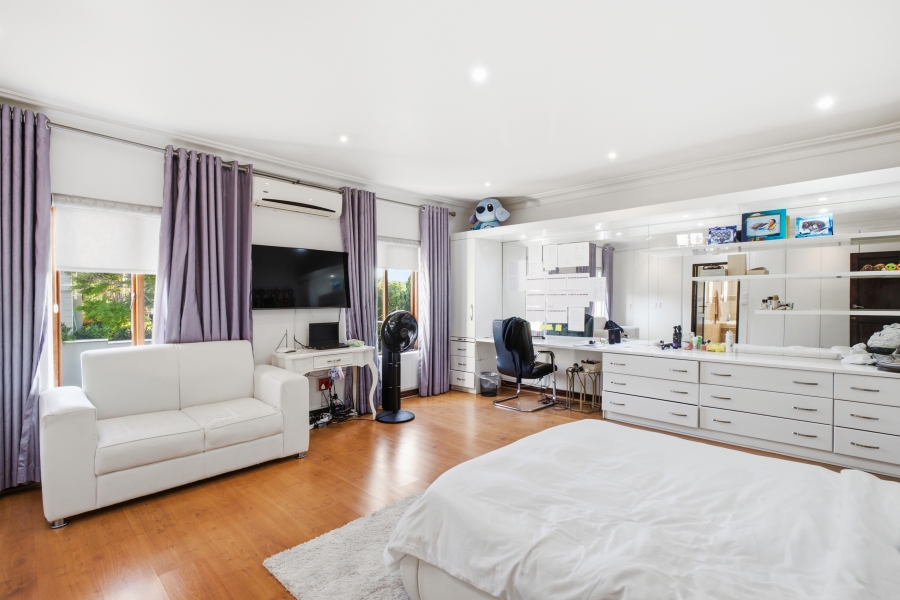 6 Bedroom Property for Sale in Woodmead Gauteng