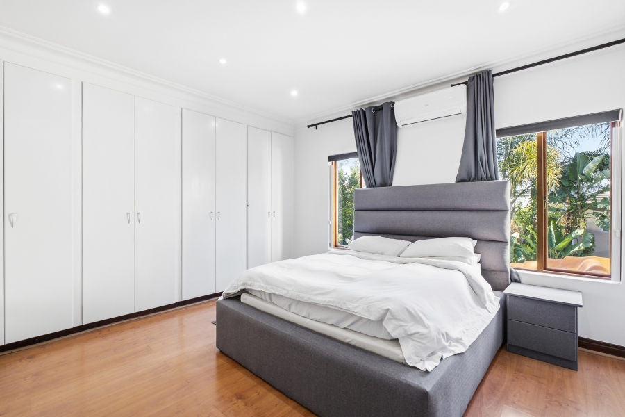 6 Bedroom Property for Sale in Woodmead Gauteng