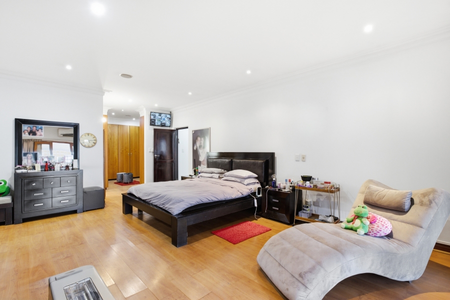 6 Bedroom Property for Sale in Woodmead Gauteng