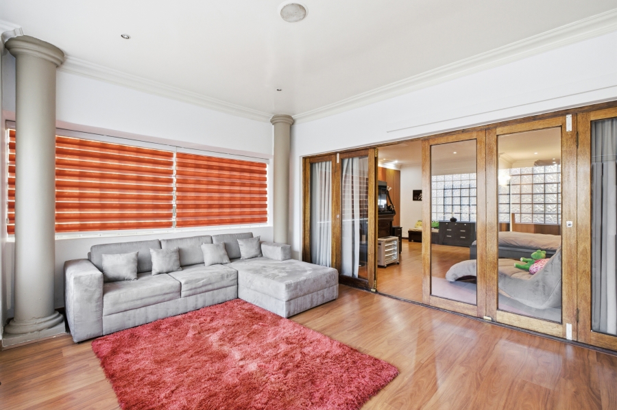 6 Bedroom Property for Sale in Woodmead Gauteng