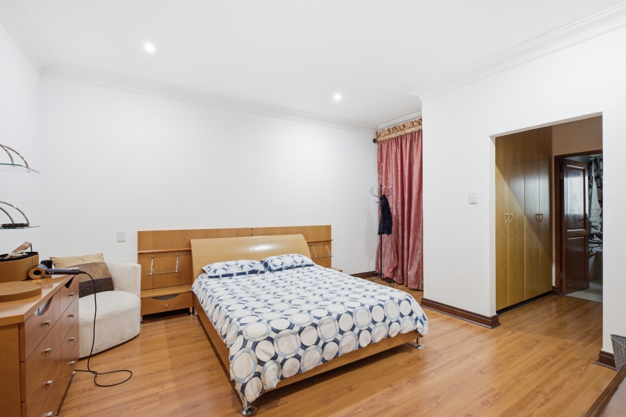 6 Bedroom Property for Sale in Woodmead Gauteng