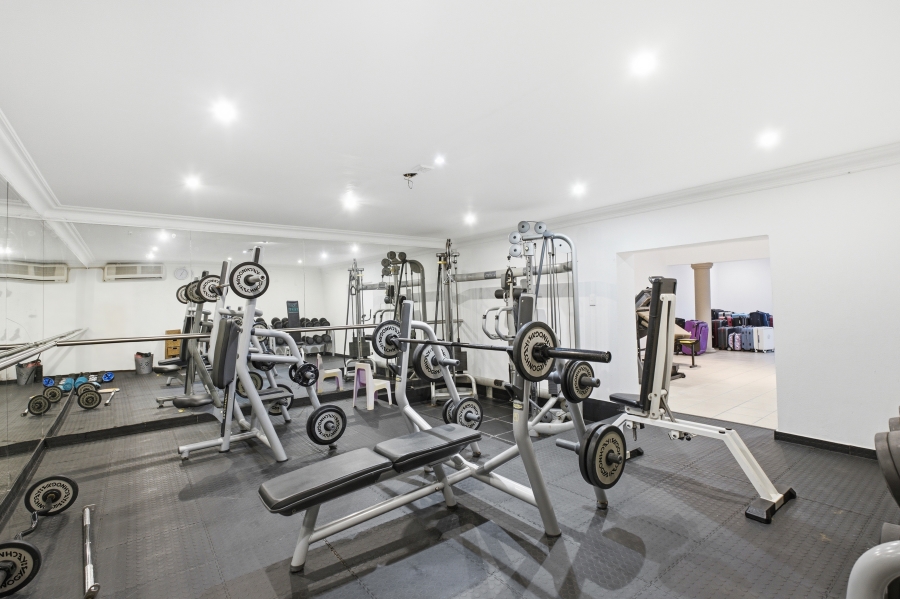6 Bedroom Property for Sale in Woodmead Gauteng