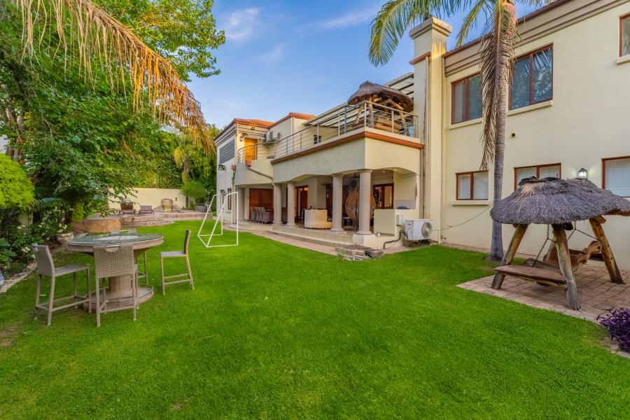 6 Bedroom Property for Sale in Woodmead Gauteng