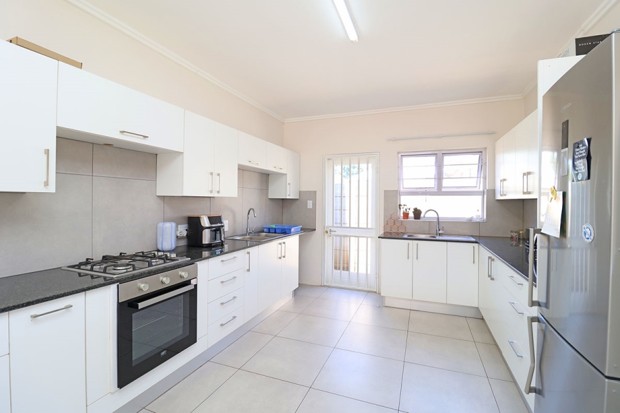 To Let 3 Bedroom Property for Rent in Sydenham Gauteng