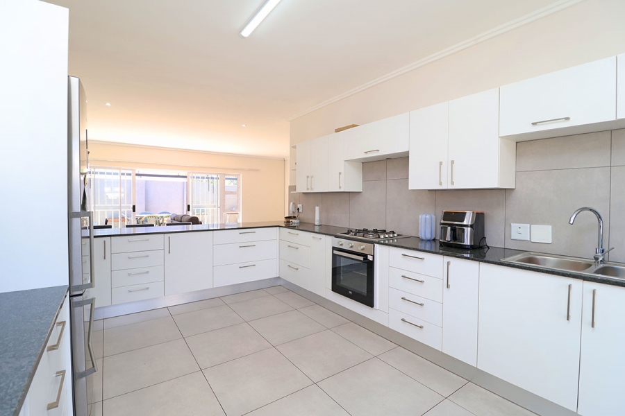 To Let 3 Bedroom Property for Rent in Sydenham Gauteng