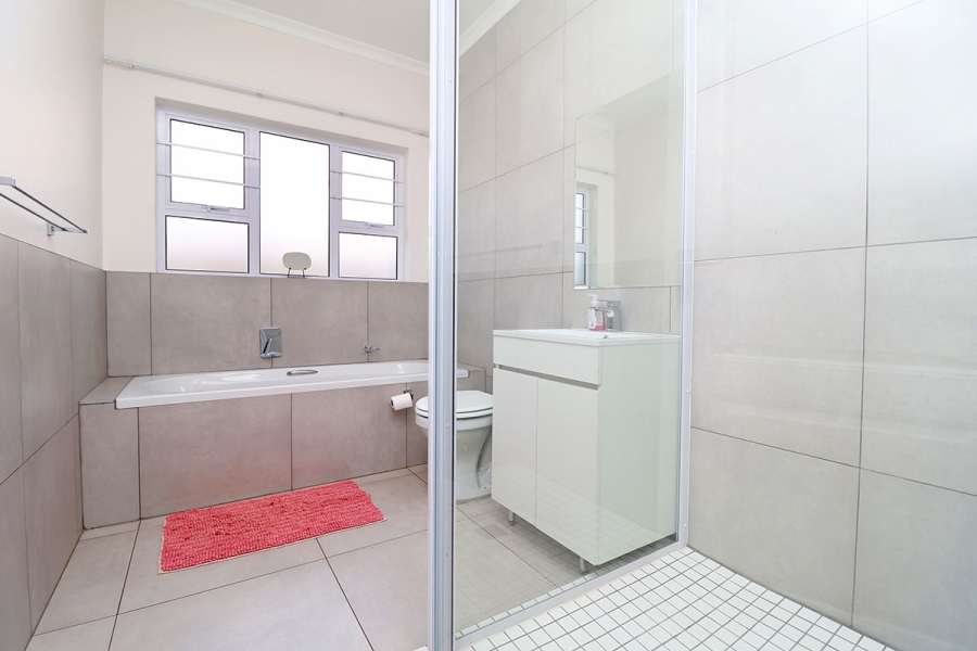 To Let 3 Bedroom Property for Rent in Sydenham Gauteng