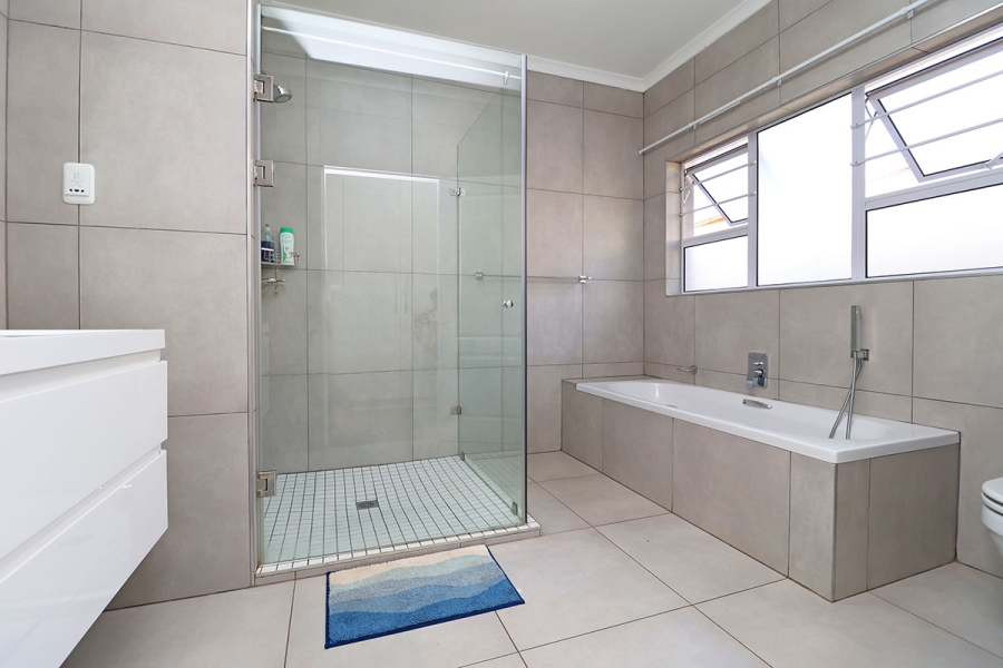 To Let 3 Bedroom Property for Rent in Sydenham Gauteng