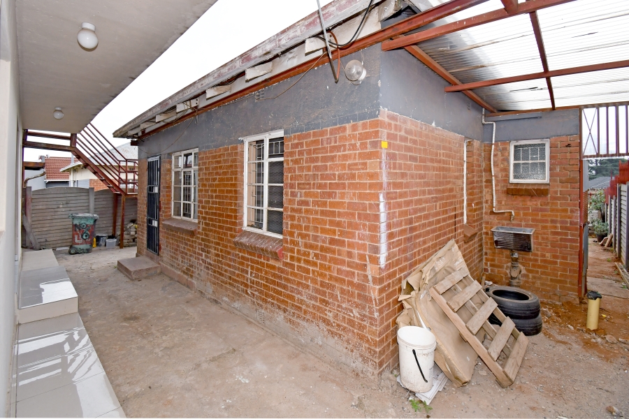 6 Bedroom Property for Sale in Coronationville Gauteng