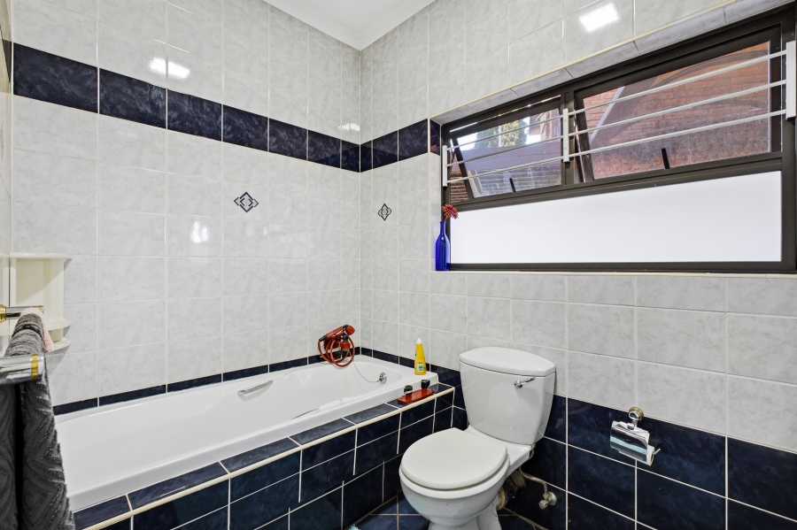 4 Bedroom Property for Sale in Paulshof Gauteng