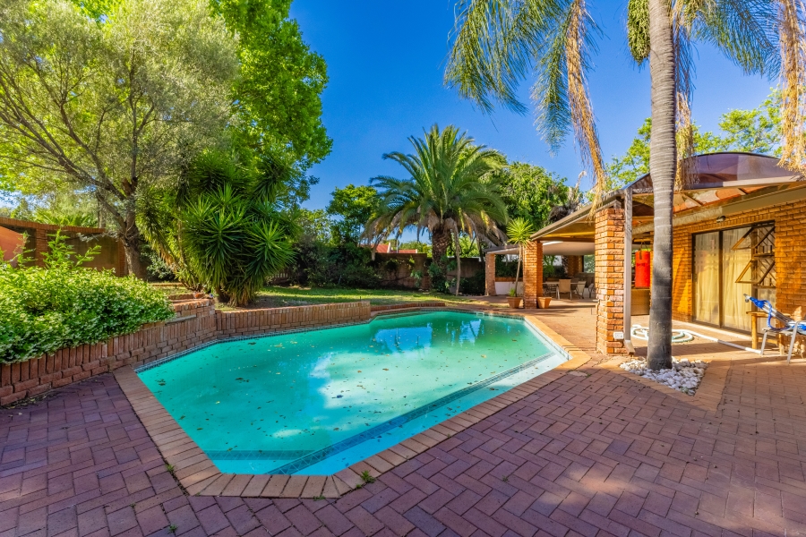 4 Bedroom Property for Sale in Paulshof Gauteng