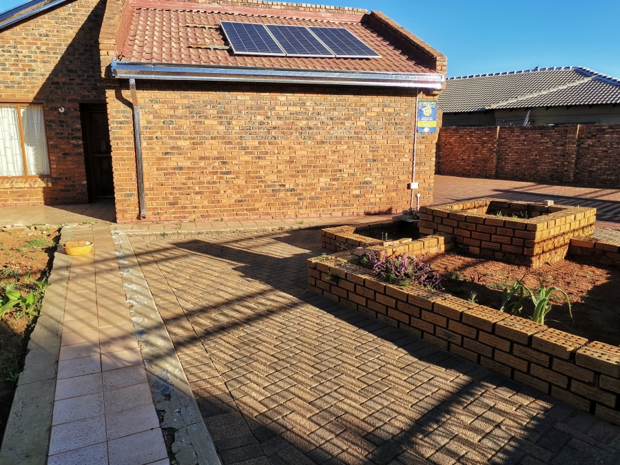 3 Bedroom Property for Sale in Kwa Thema Gauteng