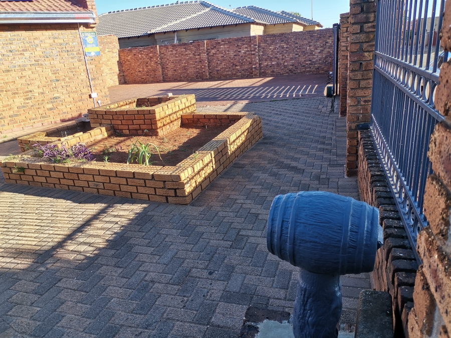 3 Bedroom Property for Sale in Kwa Thema Gauteng