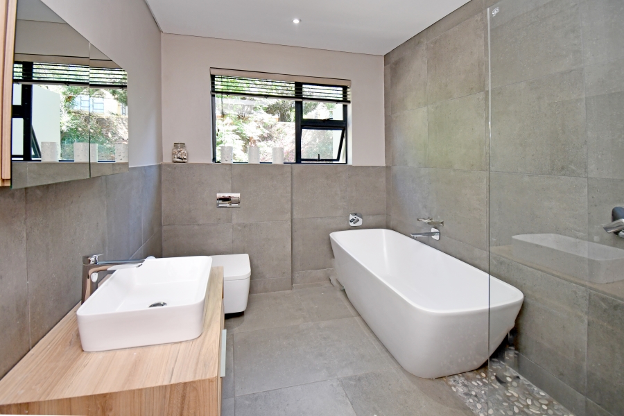 5 Bedroom Property for Sale in Northcliff Gauteng