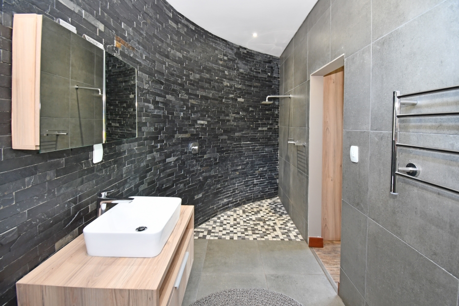 5 Bedroom Property for Sale in Northcliff Gauteng