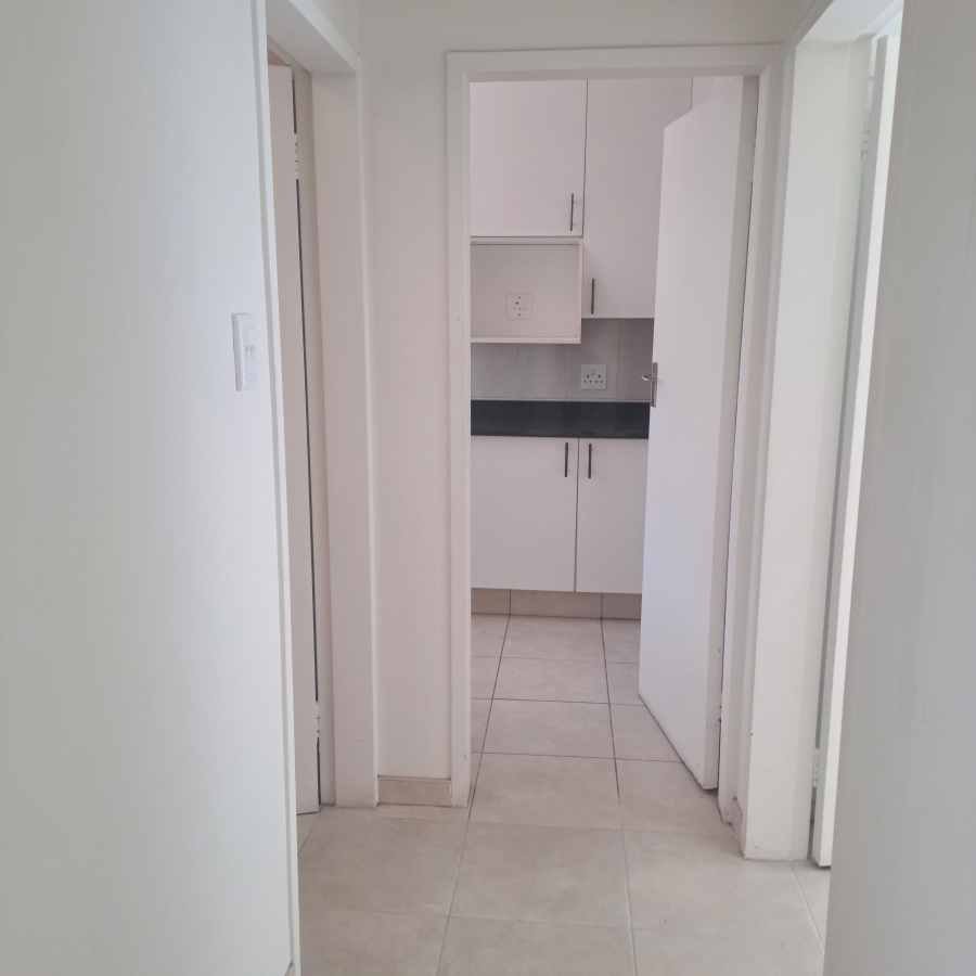 To Let 1 Bedroom Property for Rent in Glensan Gauteng