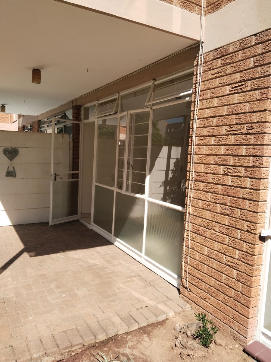 To Let 1 Bedroom Property for Rent in Glensan Gauteng